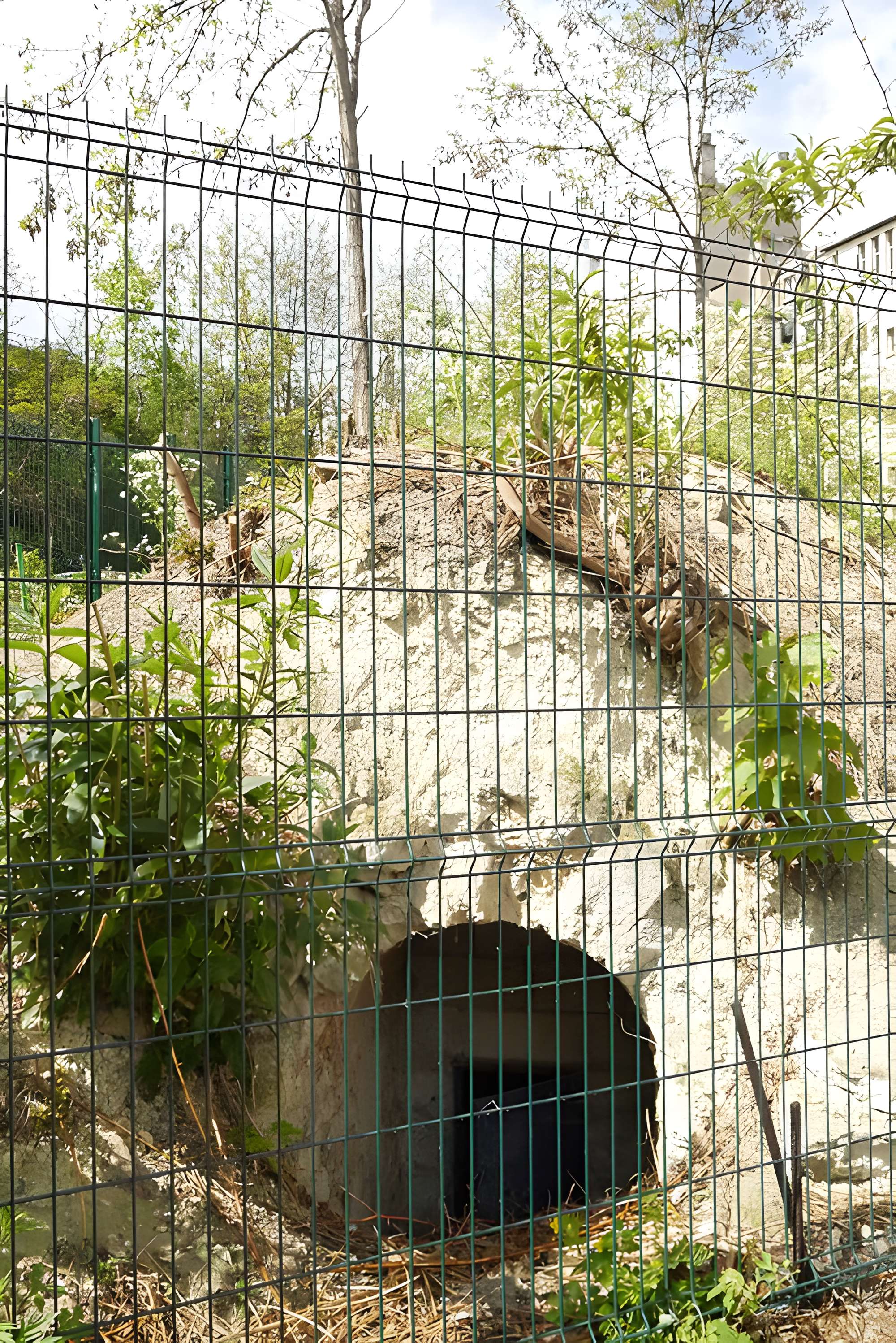 Ancien aqueduc des eaux de Rungis ou aqueduc Médicis (également sur communes de Rungis, Arcueil, Fresnes, Cachan, L'Hay-les-Roses, Gentilly, dans le Val-de-Marne)