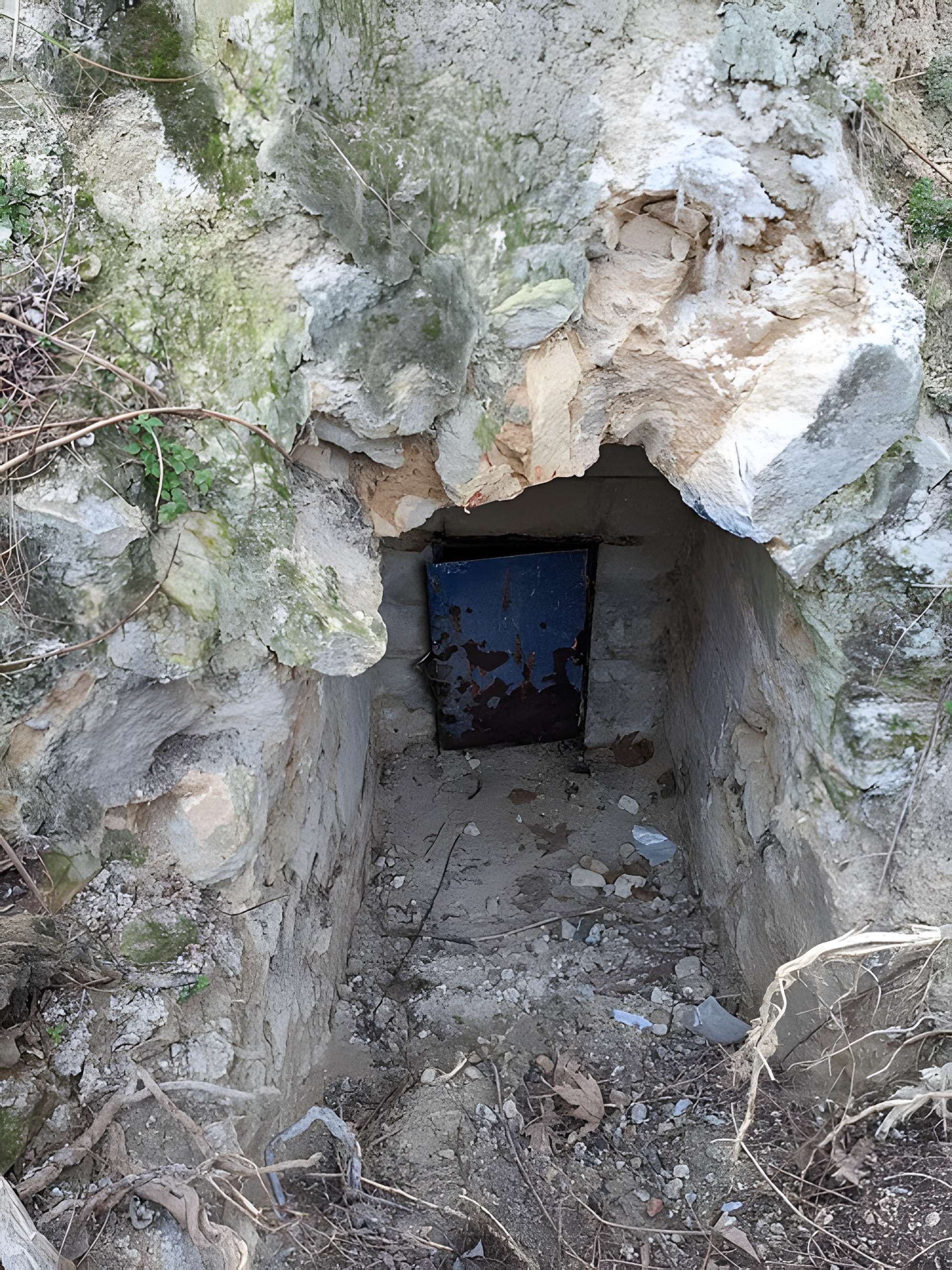 Ancien aqueduc des eaux de Rungis ou aqueduc Médicis (également sur communes de Rungis, Arcueil, Fresnes, Cachan, L'Hay-les-Roses, Gentilly, dans le Val-de-Marne)