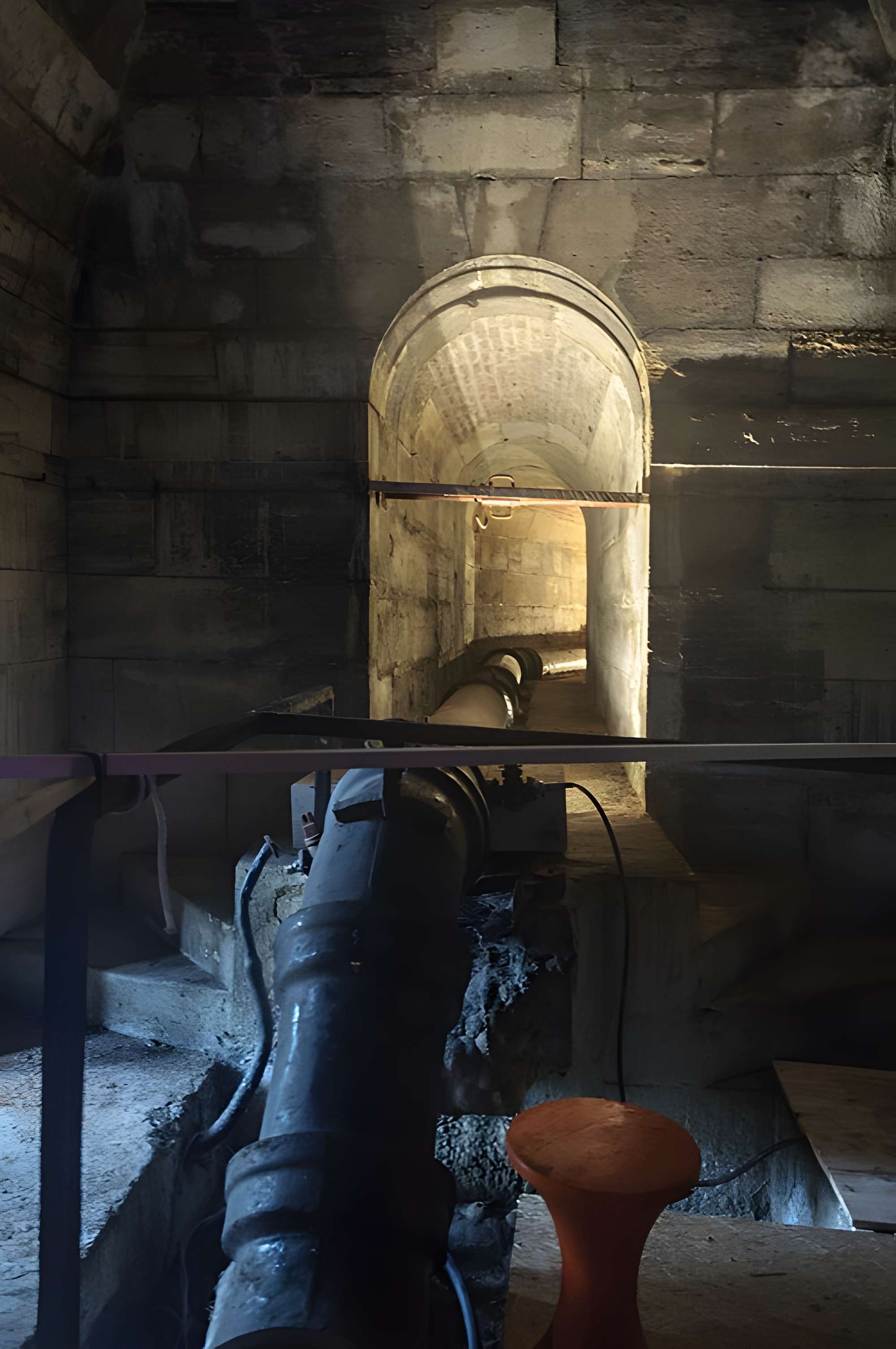 Ancien aqueduc des eaux de Rungis ou aqueduc Médicis (également sur communes de Rungis, Arcueil, Fresnes, Cachan, L'Hay-les-Roses, Gentilly, dans le Val-de-Marne)