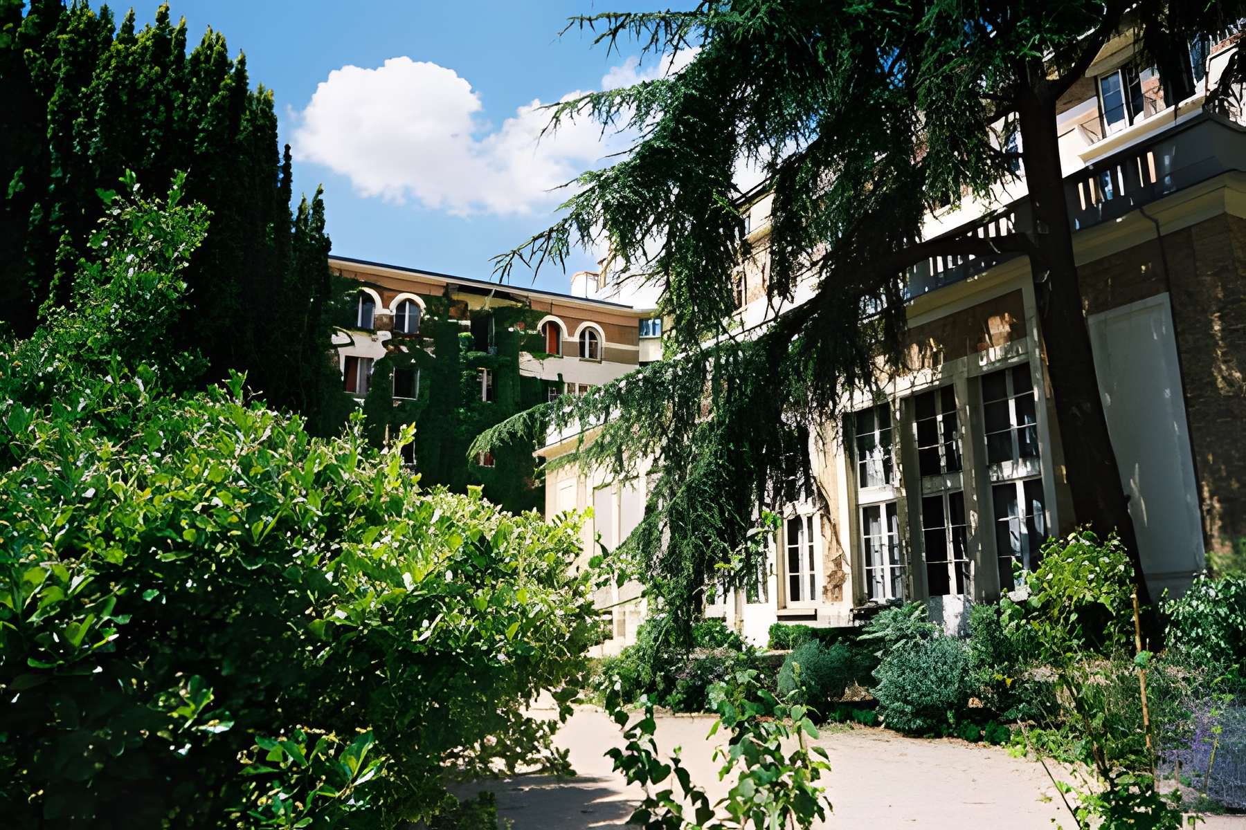 Cité Internationale Universitaire de Paris : Fondation Deutsch de la Meurthe