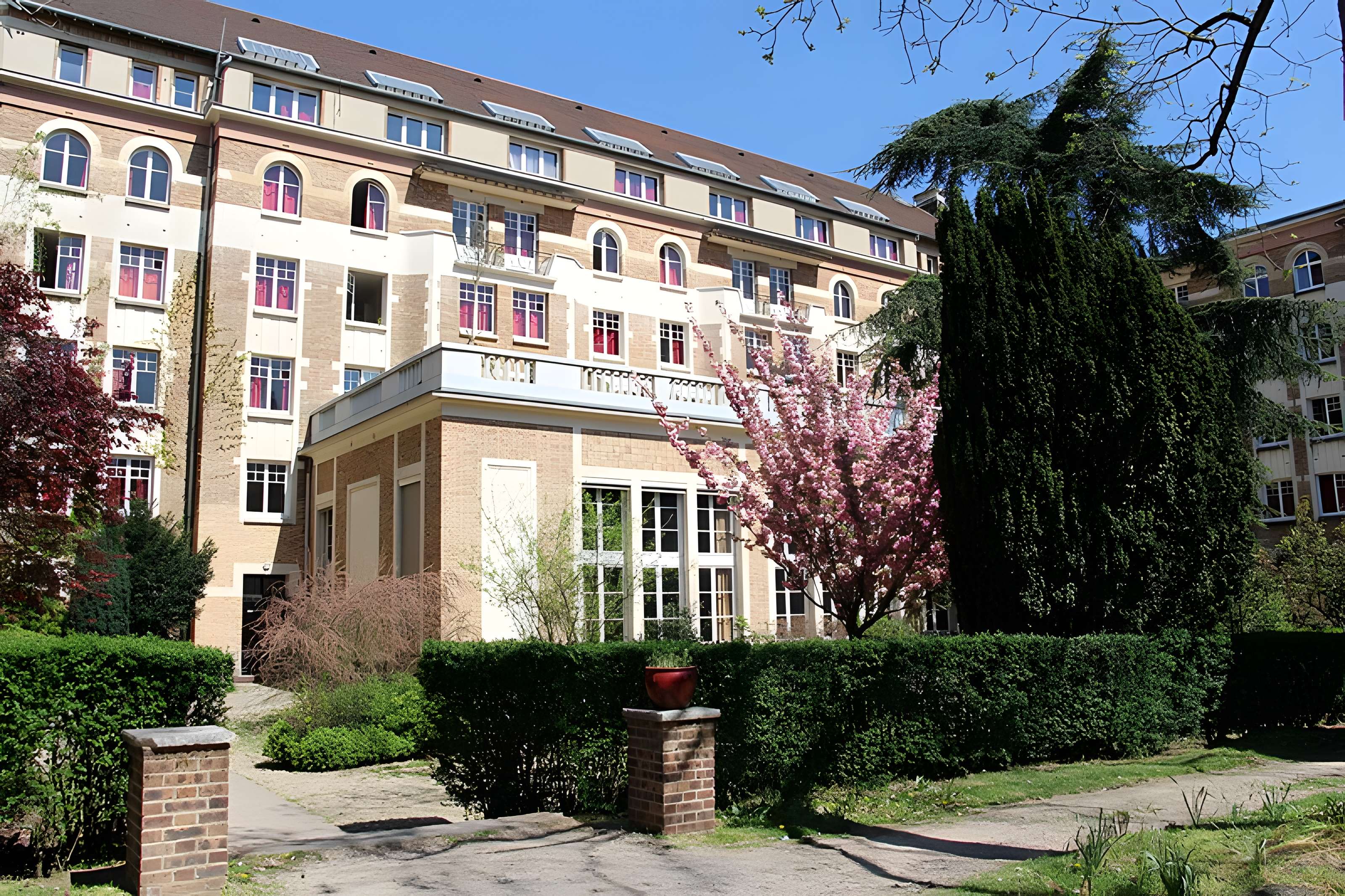 Cité Internationale Universitaire de Paris : Fondation Deutsch de la Meurthe