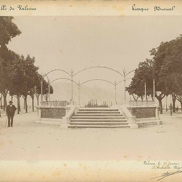 Kiosque Peynet de Valence