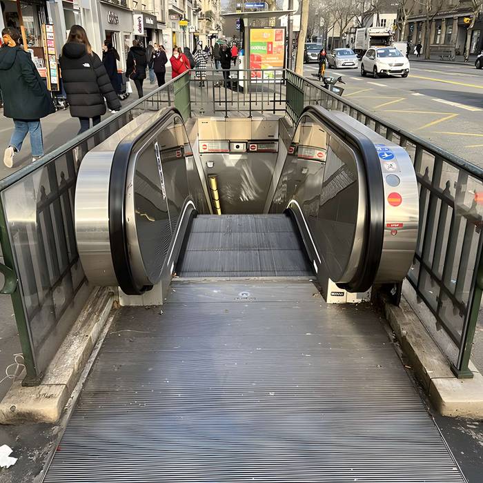 Photo de Métropolitain, station Mouton-Duvernet