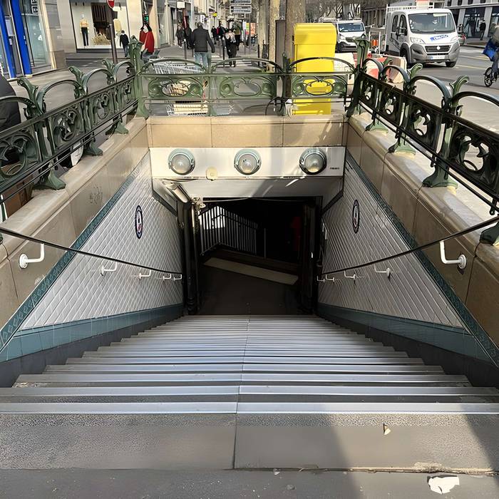 Photo de Métropolitain, station Mouton-Duvernet