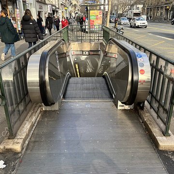 Métropolitain, station Mouton-Duvernet