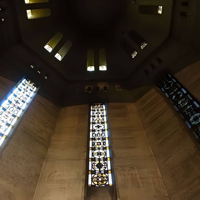 Photo de Chiesa di San Pietro di Chaillot