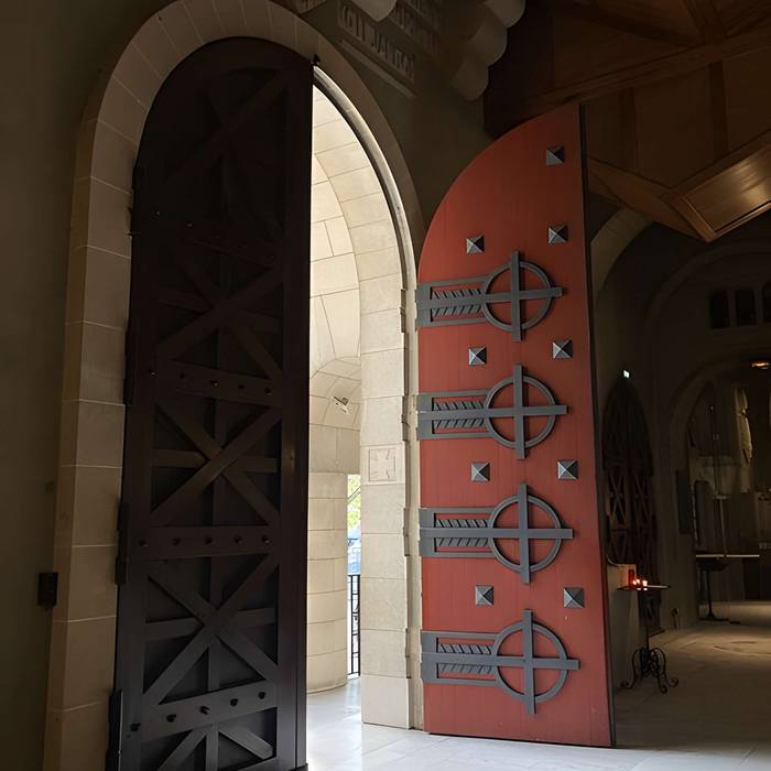 Photo de Chiesa di San Pietro di Chaillot