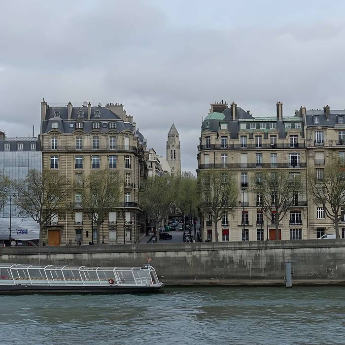 Photo de Chiesa di San Pietro di Chaillot