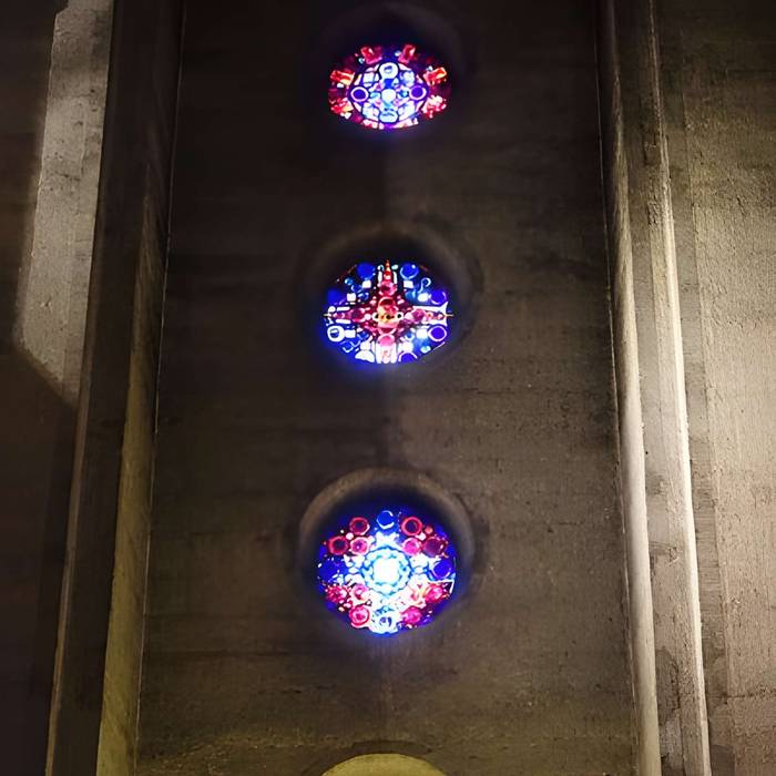 Photo de Chiesa di San Pietro di Chaillot