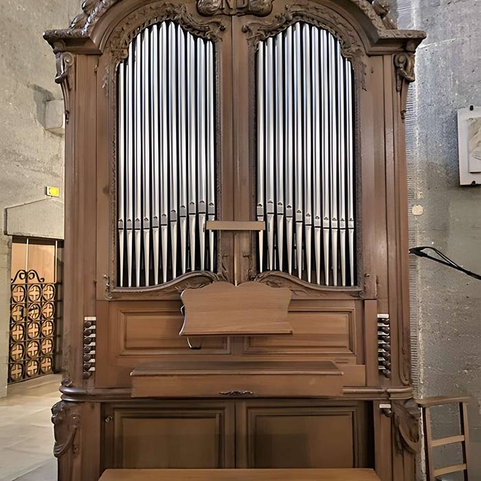 Photo de Chiesa di San Pietro di Chaillot