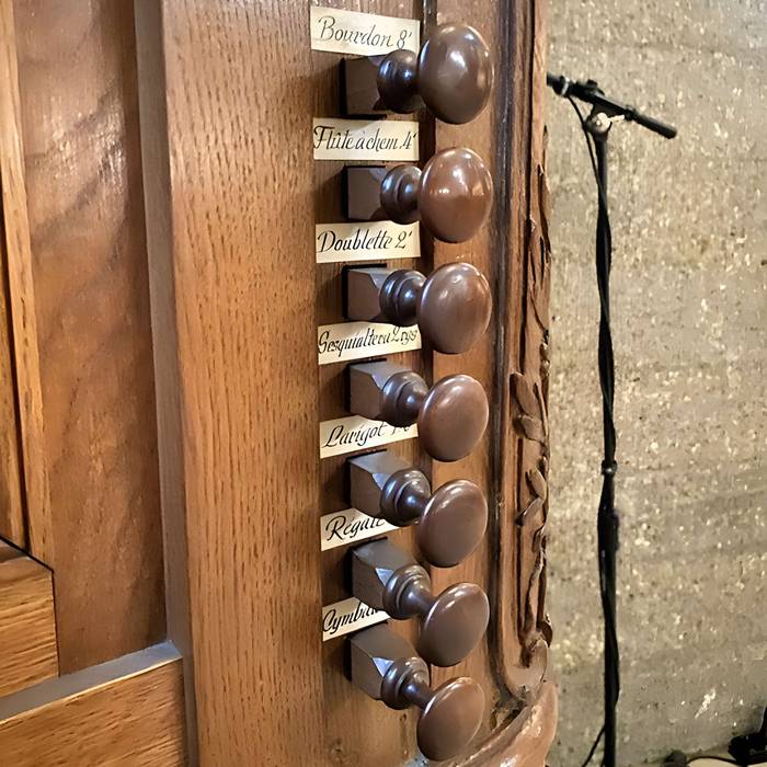 Photo de Chiesa di San Pietro di Chaillot