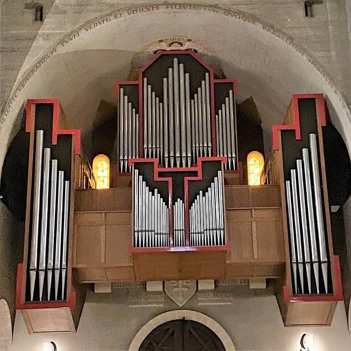 Photo de Chiesa di San Pietro di Chaillot