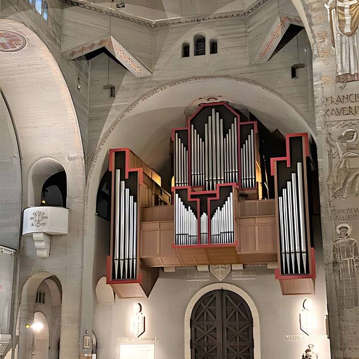 Photo de Chiesa di San Pietro di Chaillot