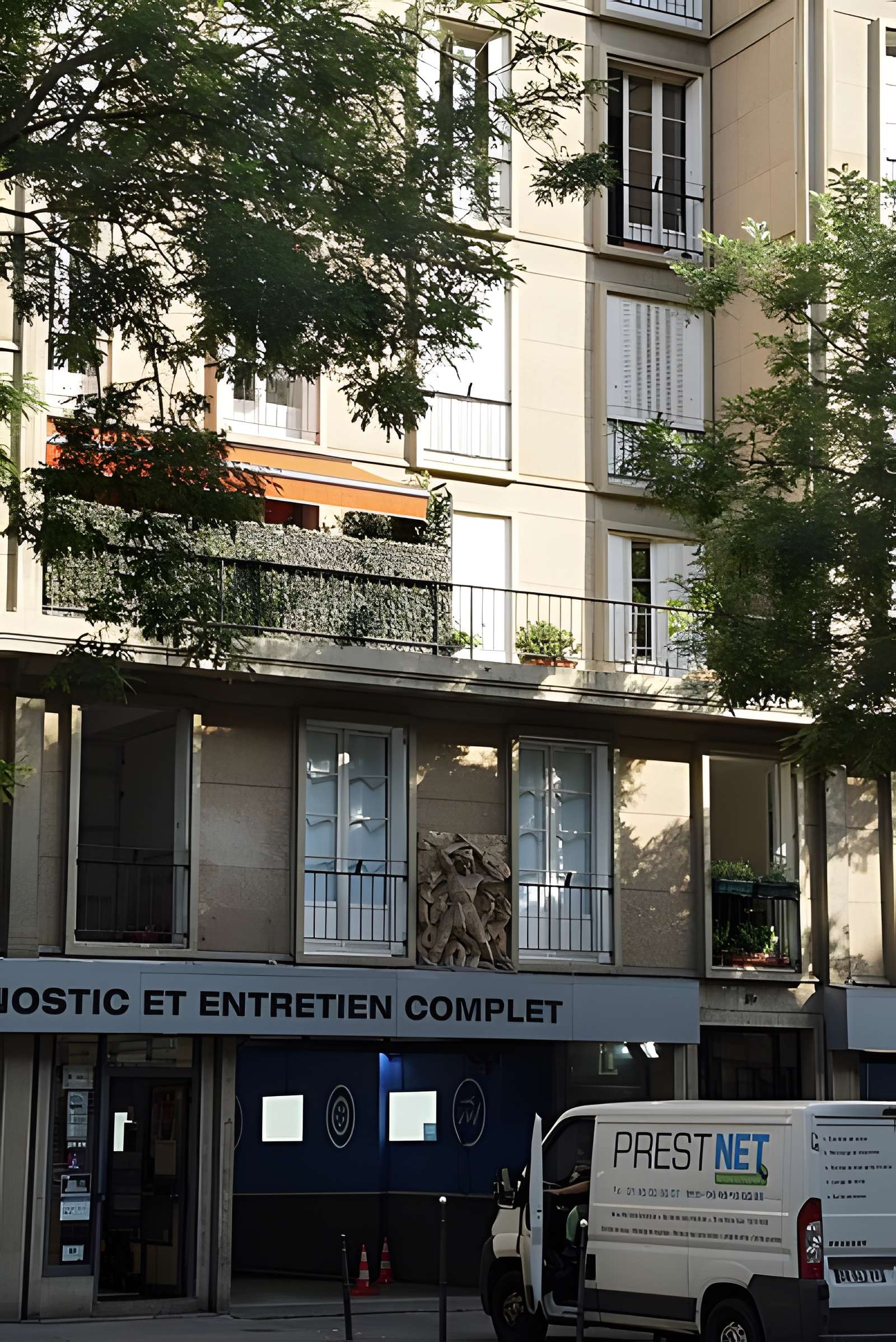 Immeuble situé 16 avenue de Versailles