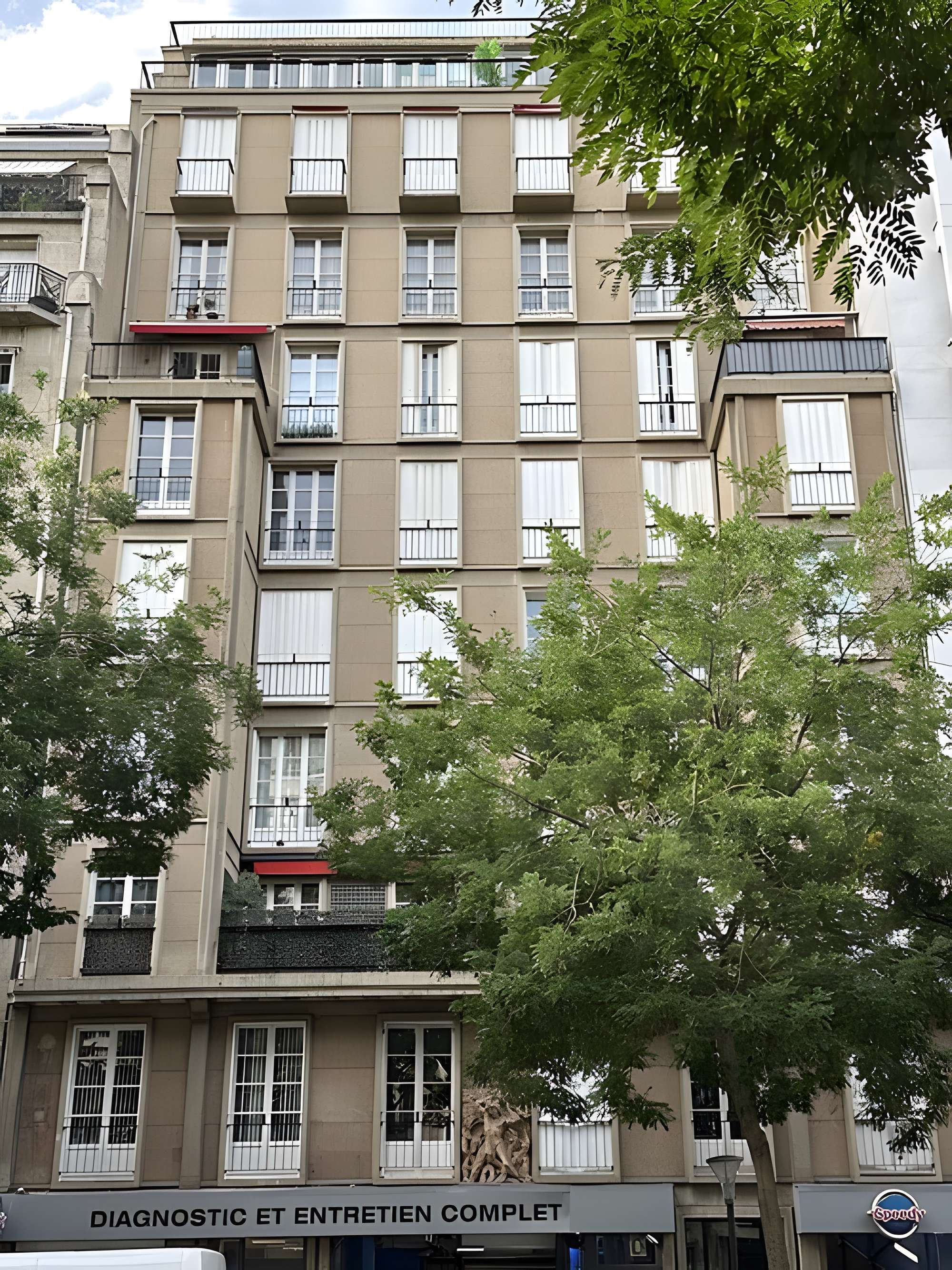 Immeuble situé 16 avenue de Versailles