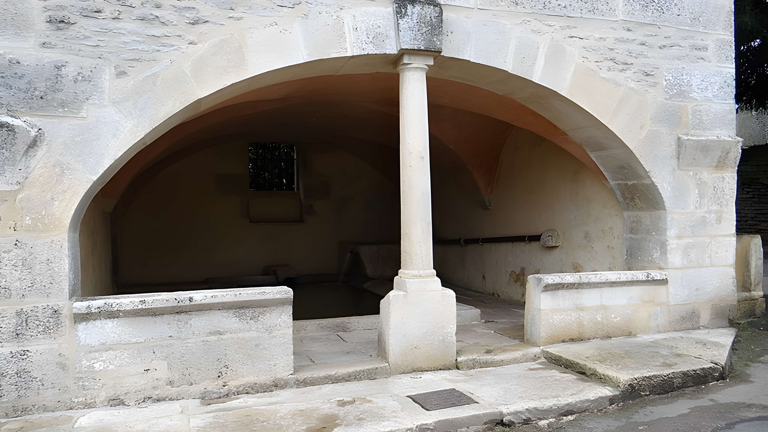 Lavoir de Bierry-les-Belles-Fontaines