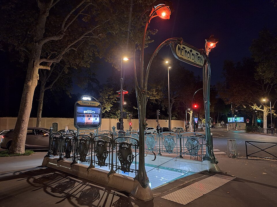 Métropolitain, station Boissière