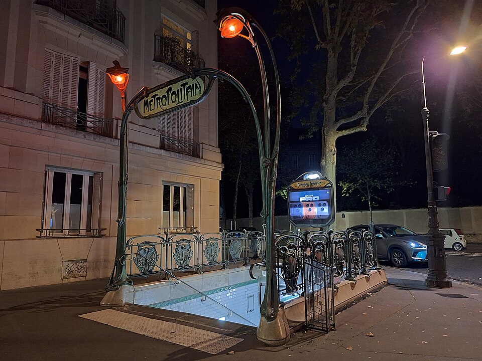 Métropolitain, station Boissière