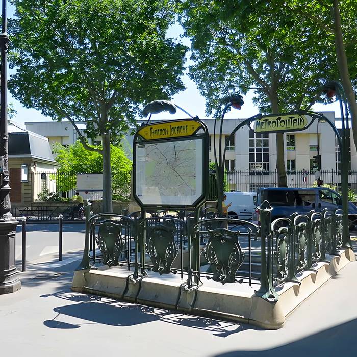 Photo de Metropolitan, stazione di Boissière