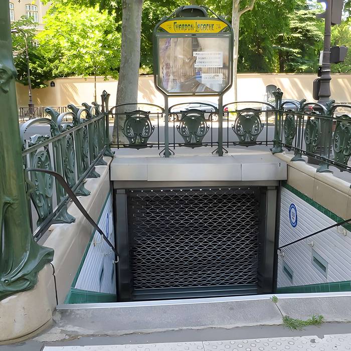 Photo de Metropolitan, stazione di Boissière