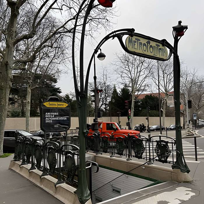Photo de Metropolitan, stazione di Boissière
