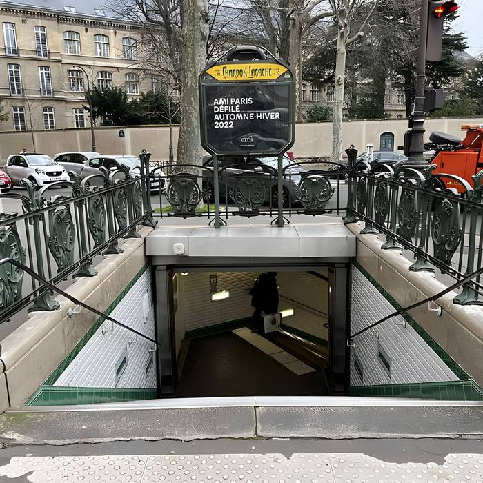 Photo de Metropolitan, stazione di Boissière