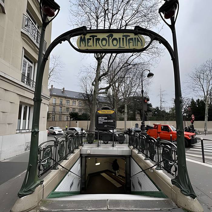 Photo de Metropolitan, stazione di Boissière
