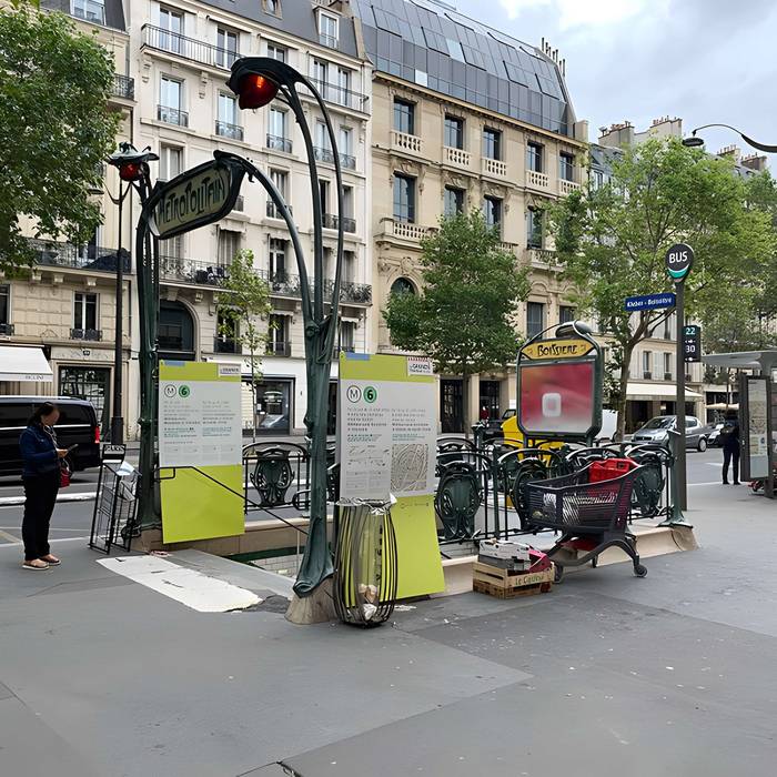 Photo de Metropolitan, stazione di Boissière