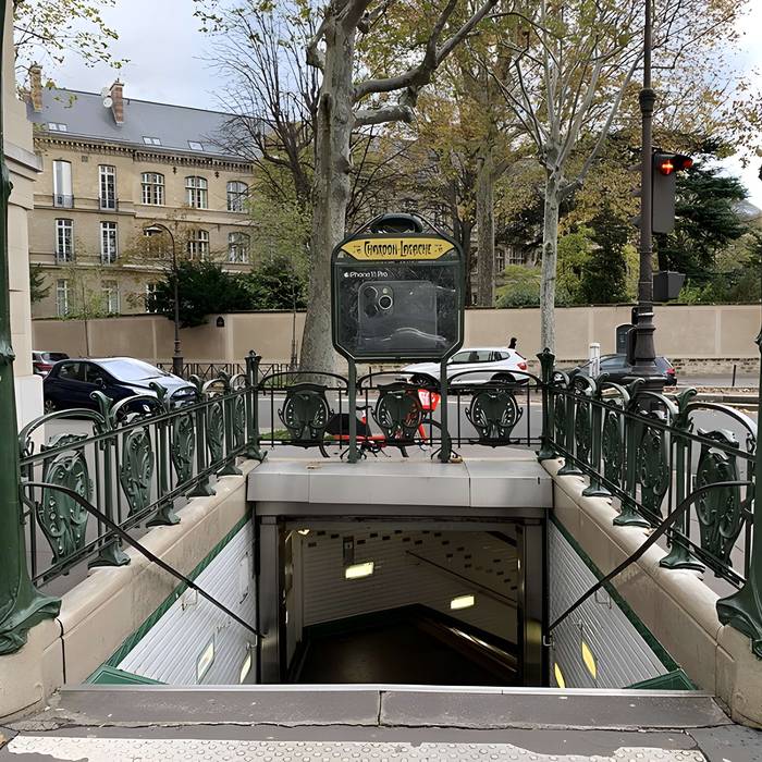 Photo de Metropolitan, stazione di Boissière