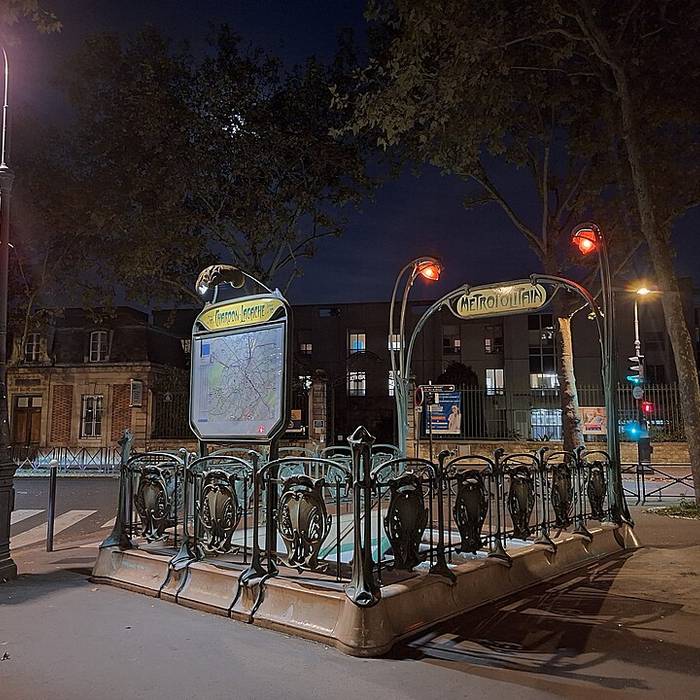 Photo de Metropolitan, stazione di Boissière