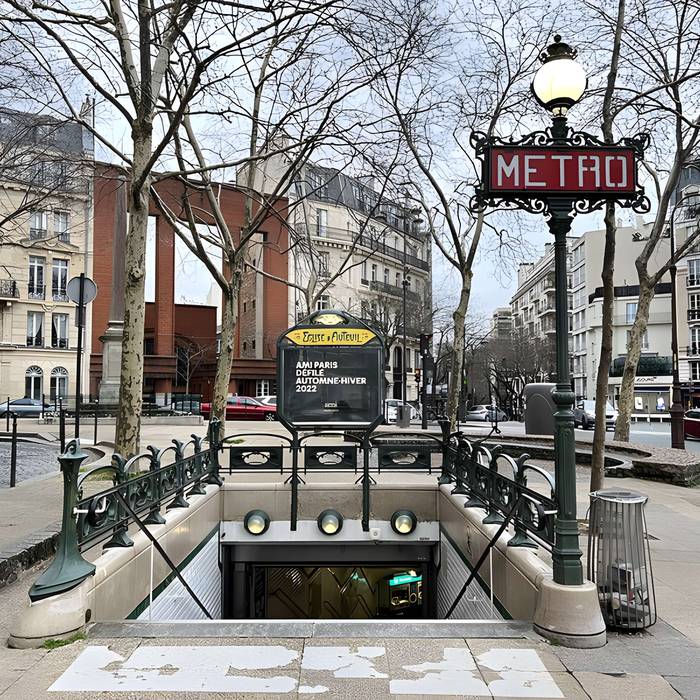 Photo de Metropolitan, stazione di Boissière