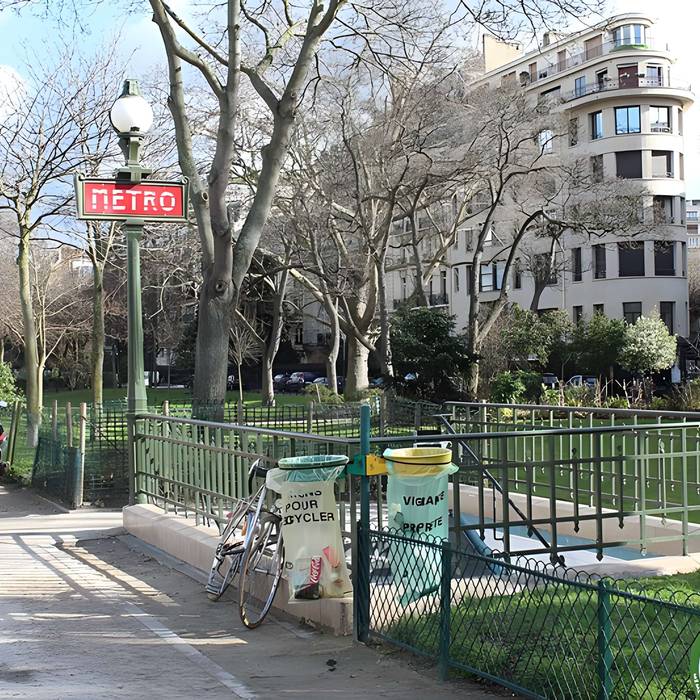 Photo de Metropolitan, stazione di Boissière