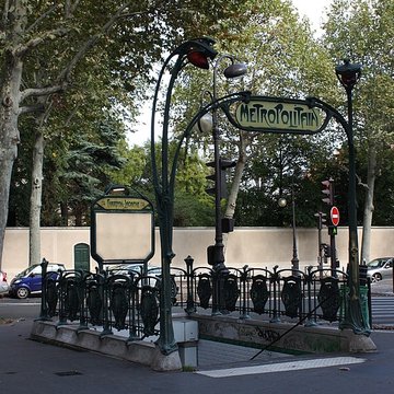 Métropolitain, station Boissière