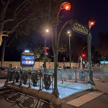 Métropolitain, station Boissière