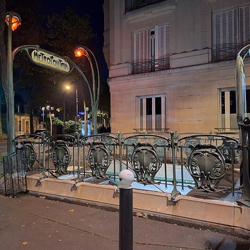 Métropolitain, station Boissière