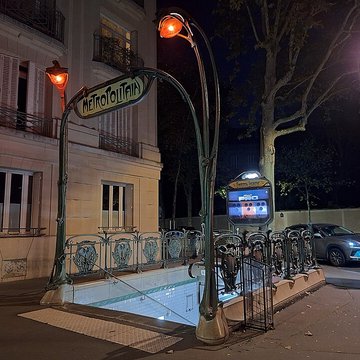 Métropolitain, station Boissière