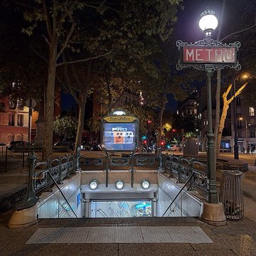 Métropolitain, station Boissière
