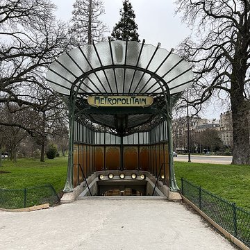 Métropolitain, station Boissière