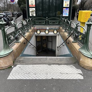 Métropolitain, station Boissière
