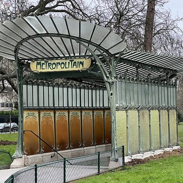 Métropolitain, station Boissière