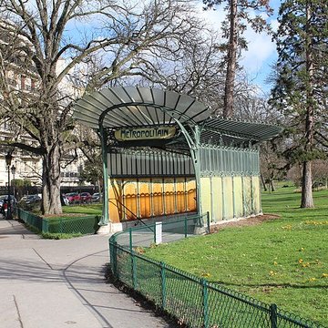 Métropolitain, station Boissière