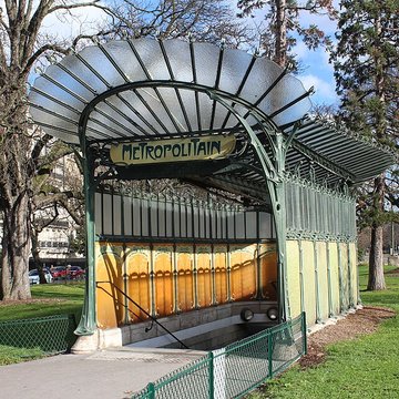 Métropolitain, station Boissière