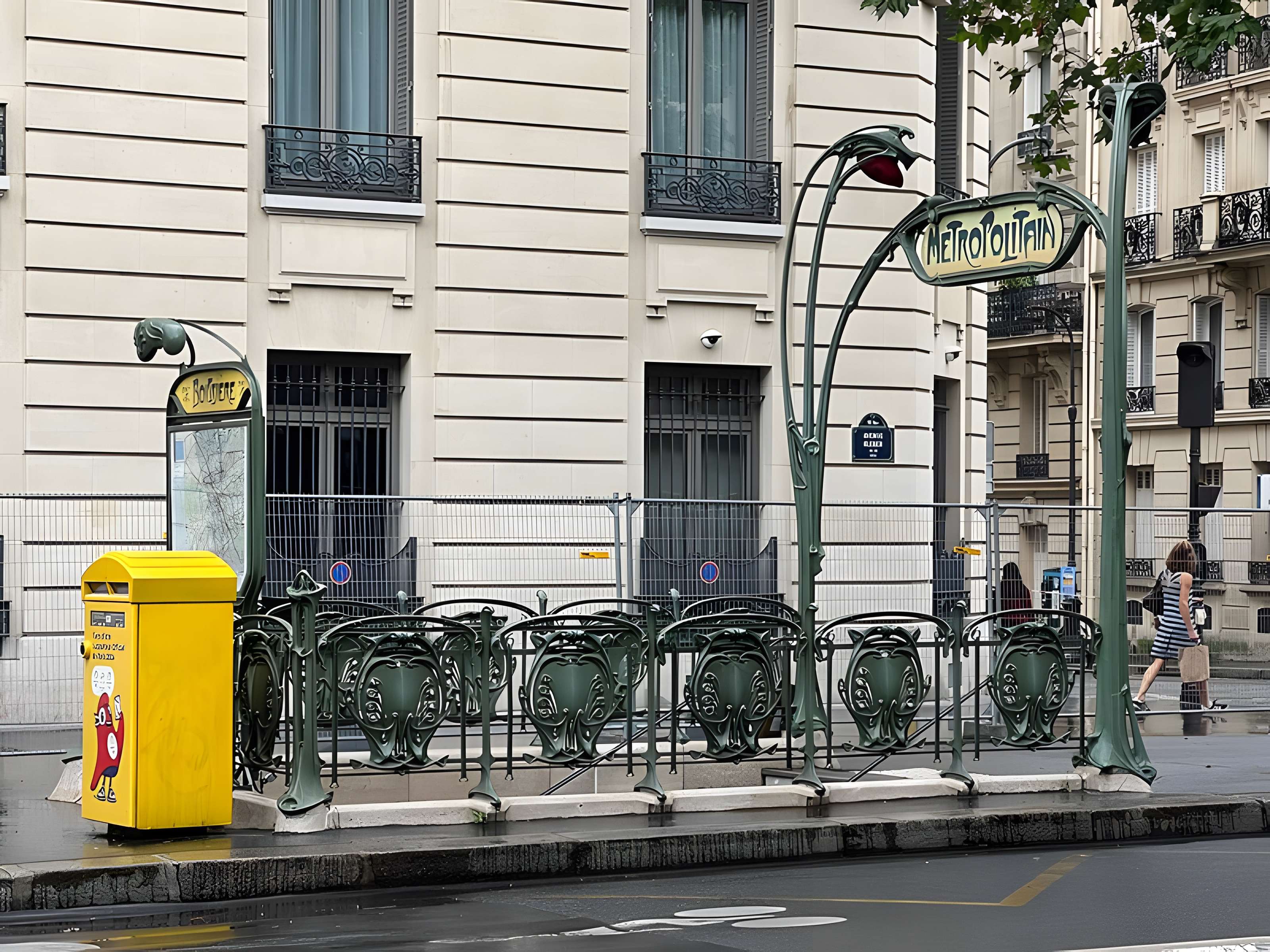 Métropolitain, station Boissière