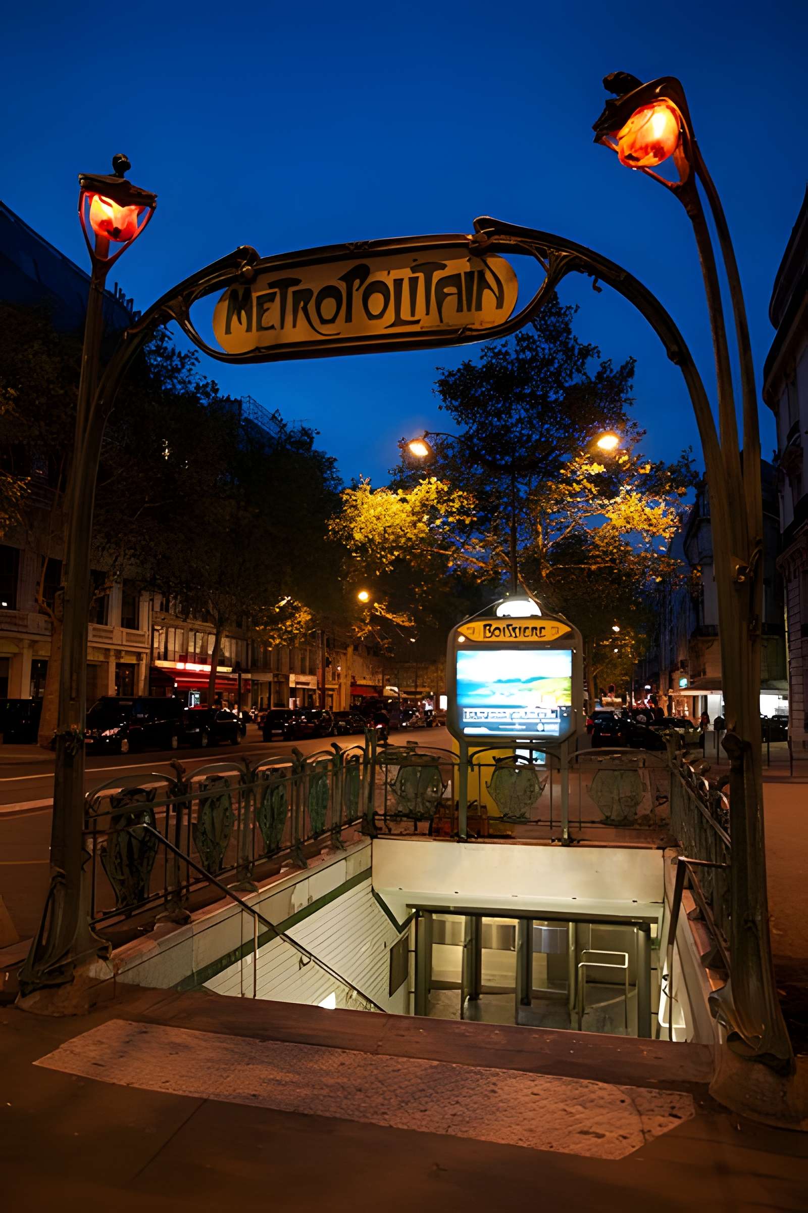 Métropolitain, station Boissière