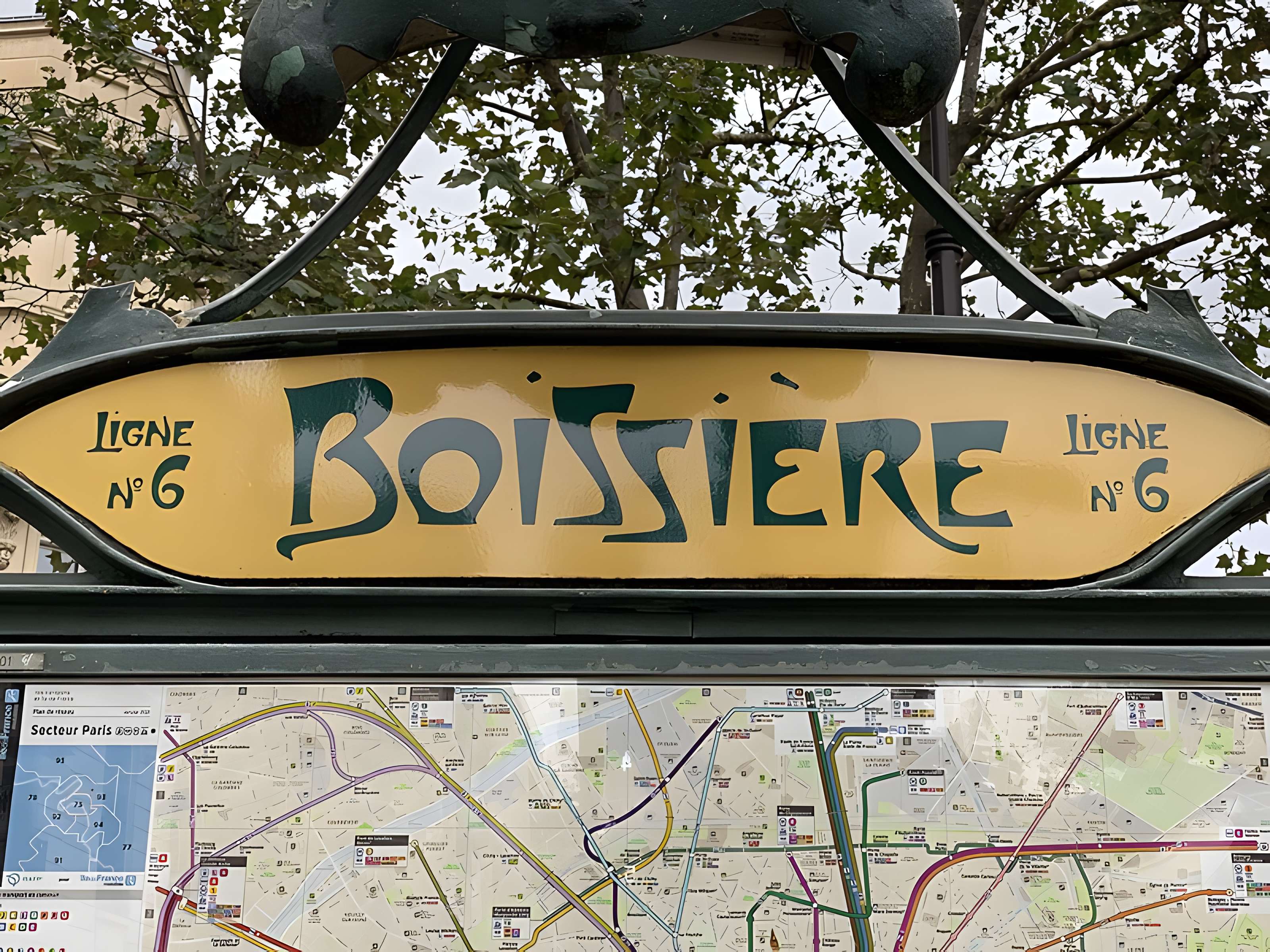 Métropolitain, station Boissière