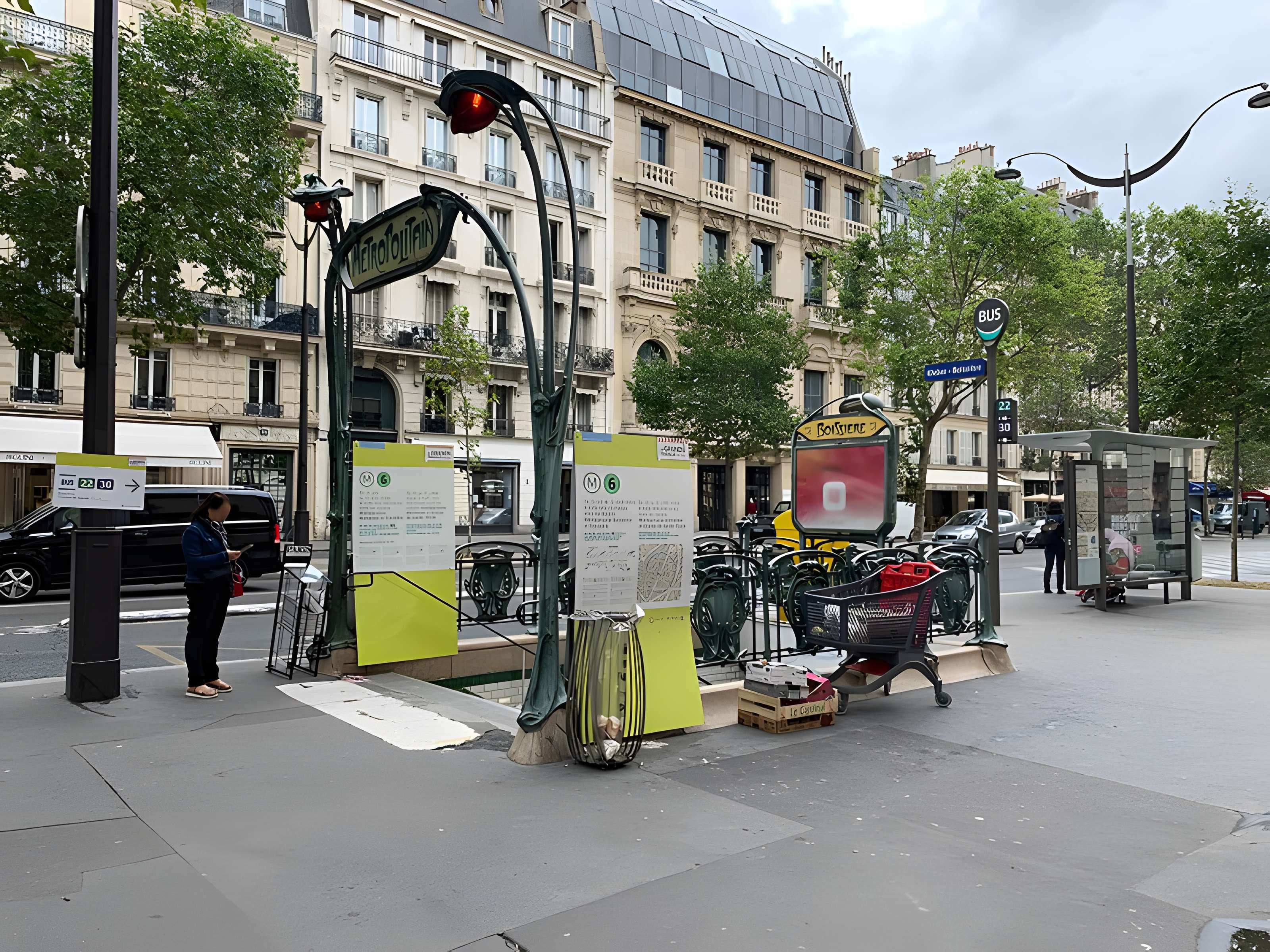 Métropolitain, station Boissière