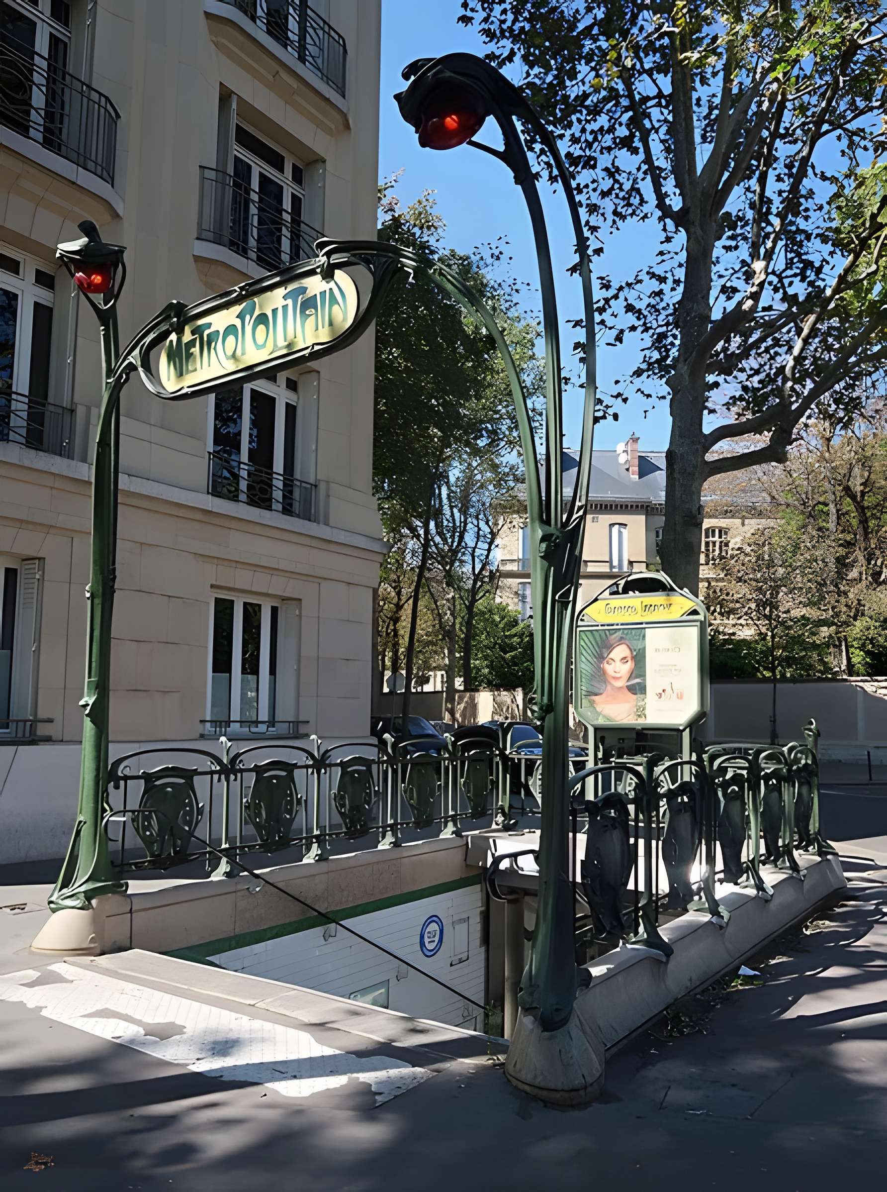 Métropolitain, station Boissière