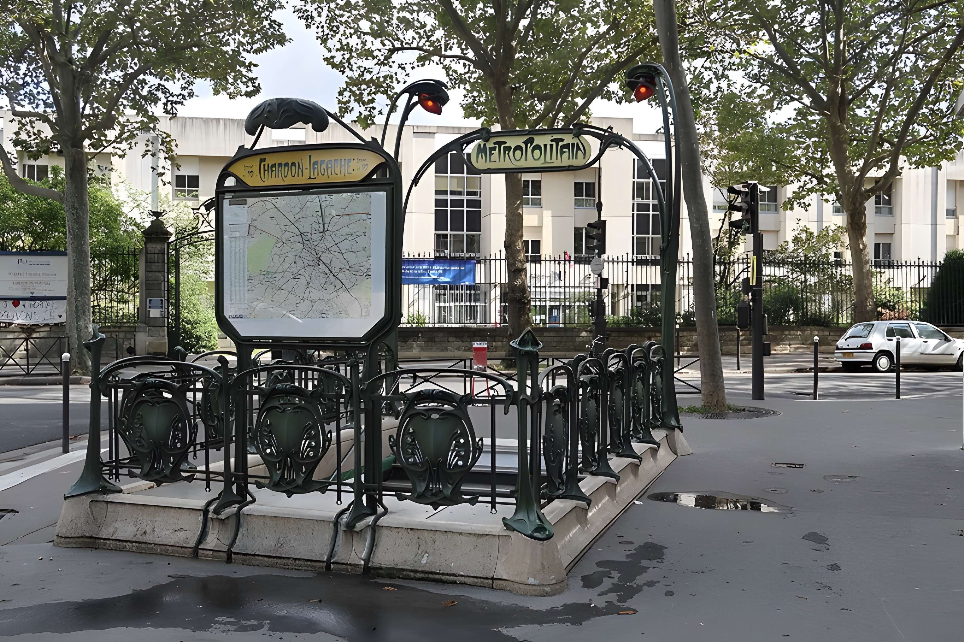 Métropolitain, station Boissière