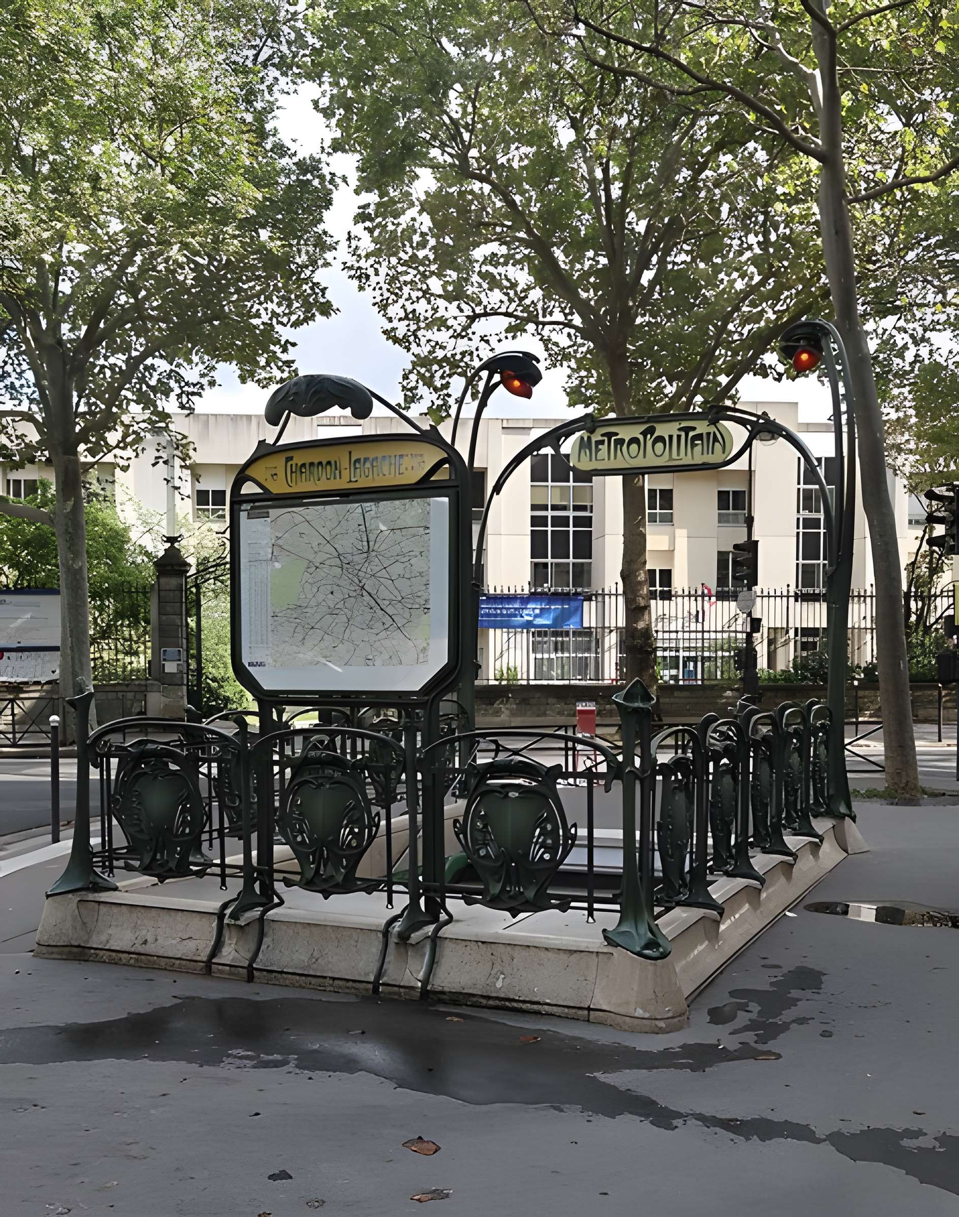 Métropolitain, station Boissière