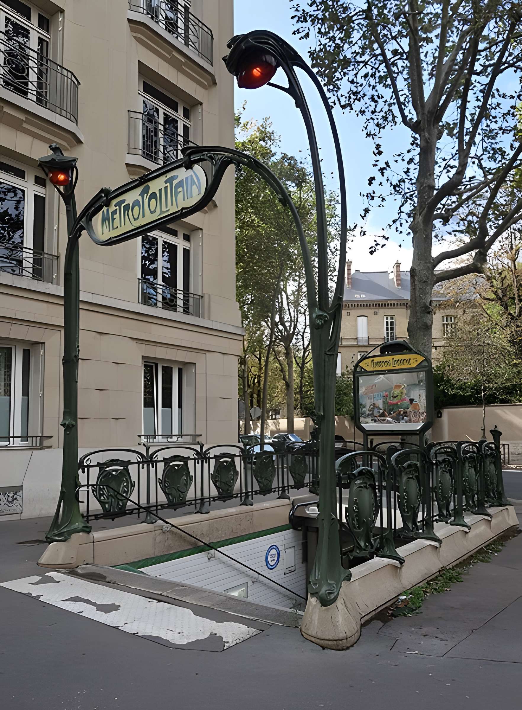 Métropolitain, station Boissière